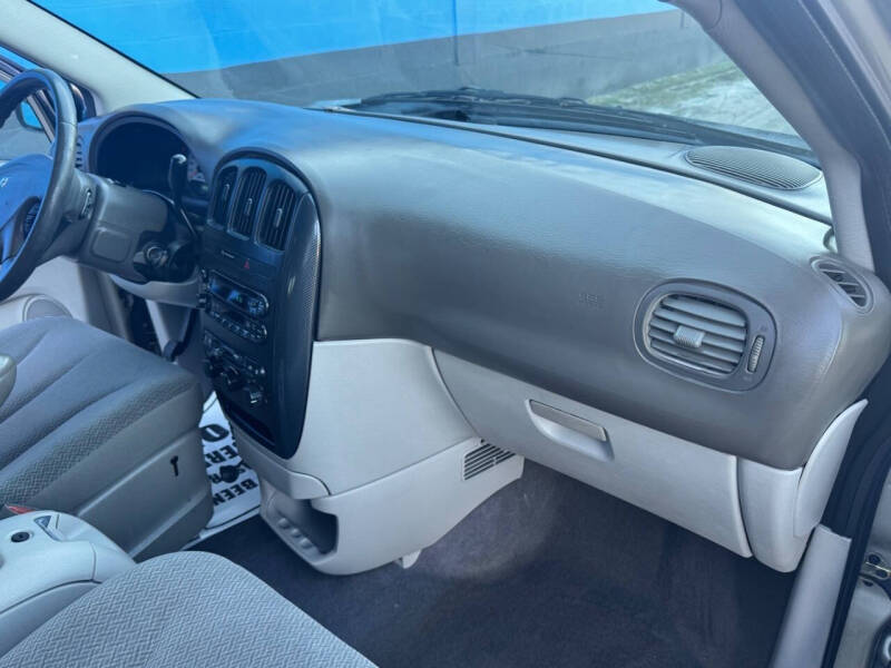 2005 Dodge Grand Caravan SXT