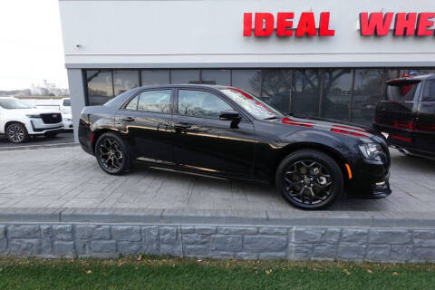 2023 Chrysler 300 Touring L