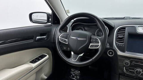 2021 Chrysler 300 Touring L