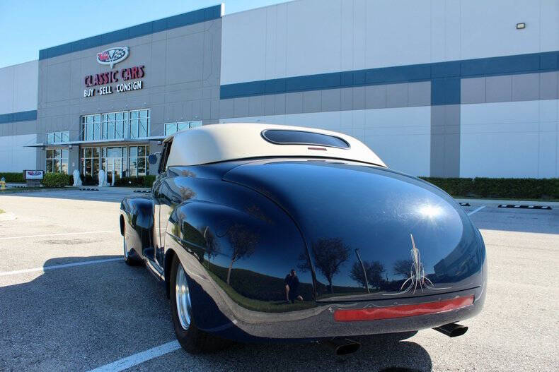 1946 Ford Super Deluxe