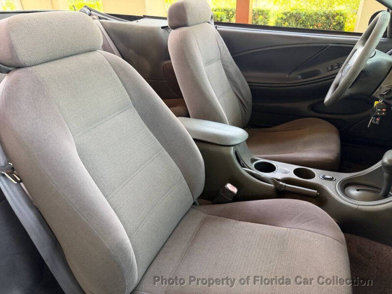2002 Ford Mustang Deluxe