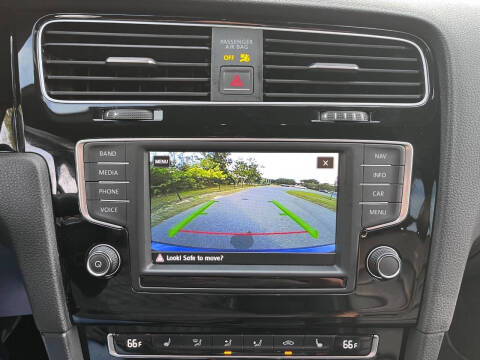 2017 Volkswagen Golf R 4Motion