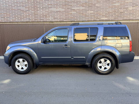 2006 Nissan Pathfinder LE