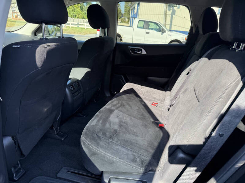 2016 Nissan Pathfinder SV