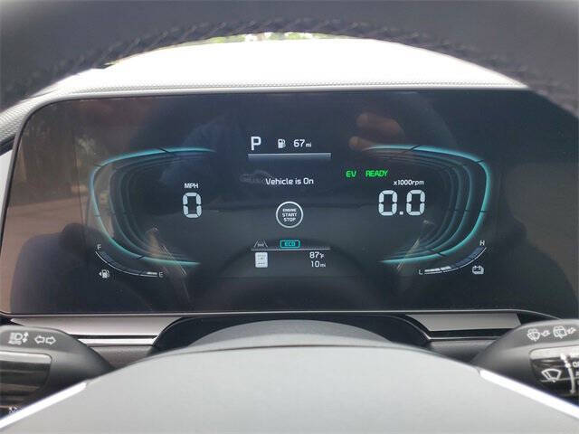 2025 Kia Niro SX