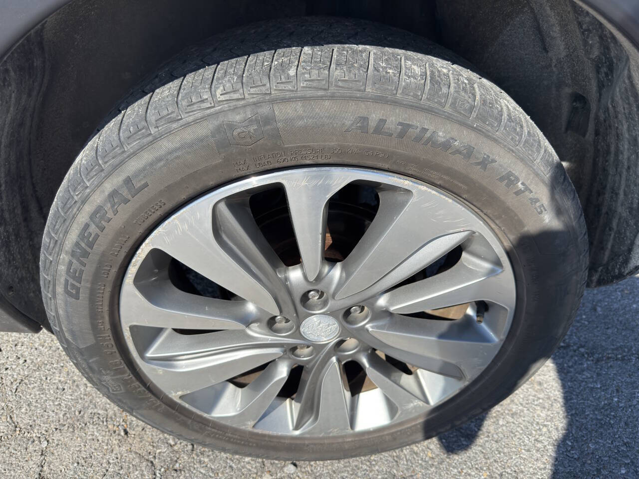 Silver 2017 Buick Encore Preferred Preferred 4dr Crossover 14