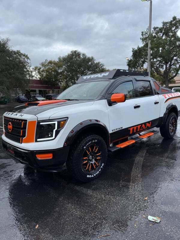 2021 Nissan Titan null photo 3