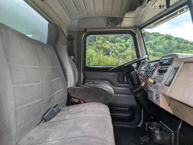 2007 Peterbilt 335