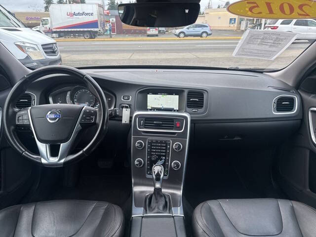 2015 Volvo V60 Cross Country T5