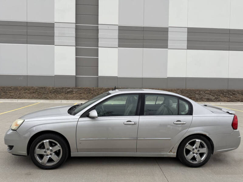 Used 2007 Chevrolet Malibu LTZ with VIN 1G1ZU57N07F119158 for sale in Elmhurst, IL