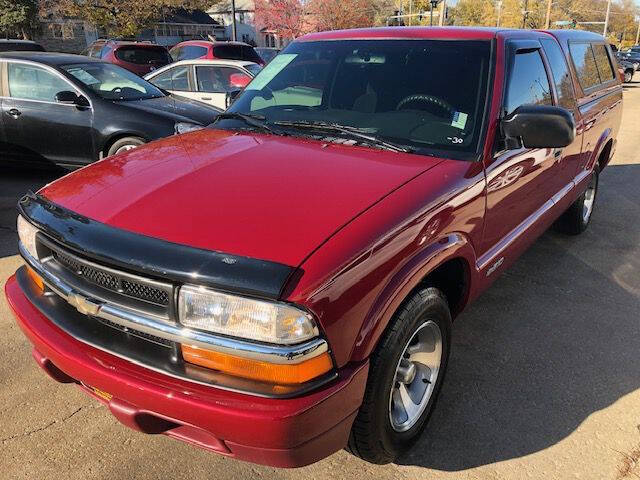 2000 Chevrolet S-10 for sale at Extreme Auto Plaza in Des Moines, IA