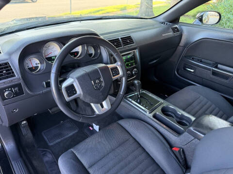 2013 Dodge Challenger SXT