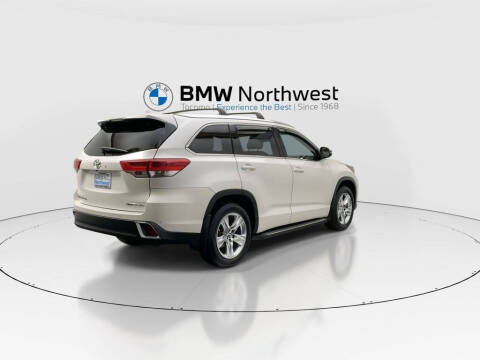 2017 Toyota Highlander