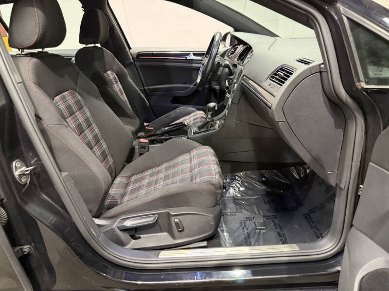 2017 Volkswagen Golf GTI S