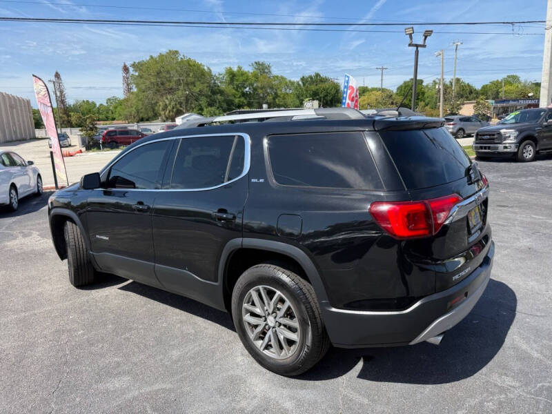 2017 GMC Acadia SLE-2