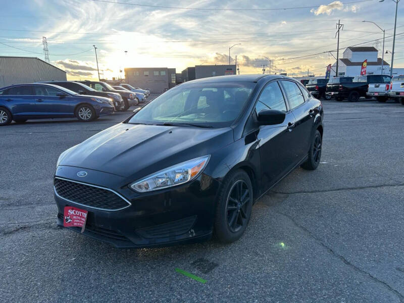 2018 Ford Focus SE's photo