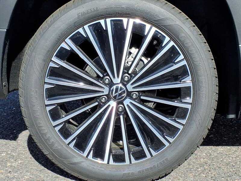 2026 Volkswagen Taos SE