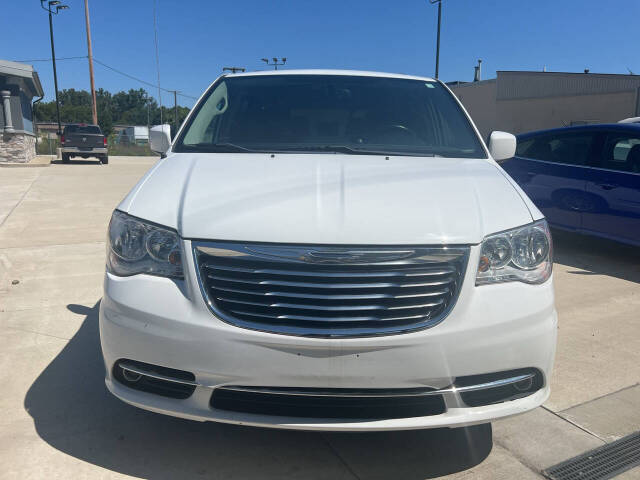 2016 Chrysler Town and Country for sale at ORCHARD LAKE AUTO SALES INC in Farmington Hills, MI