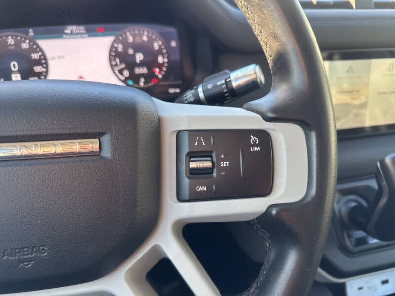 2020 Land Rover Defender 110 SE