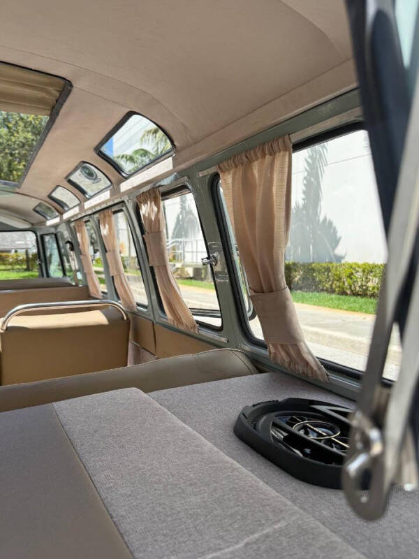 1972 Volkswagen Bus