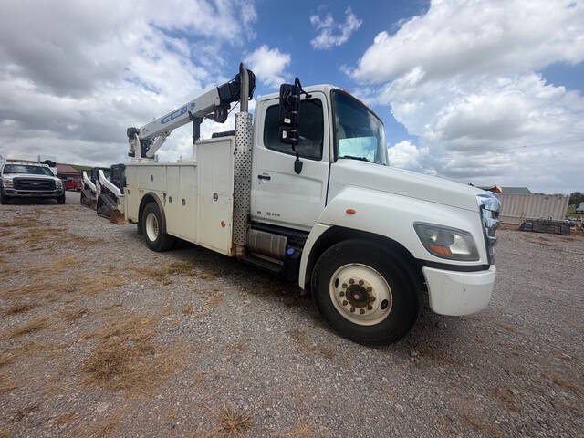 2017 Hino 338