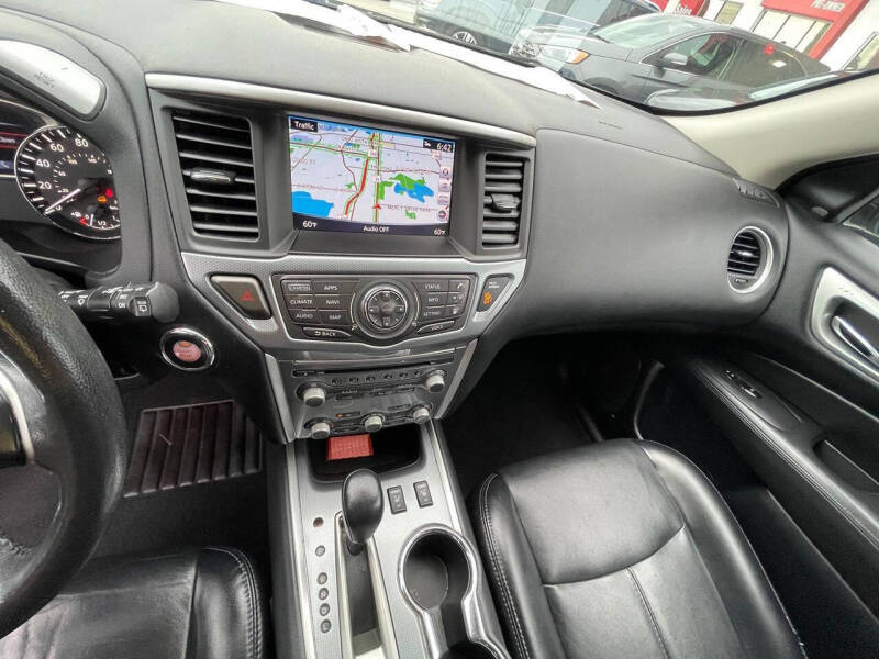 2019 Nissan Pathfinder SL