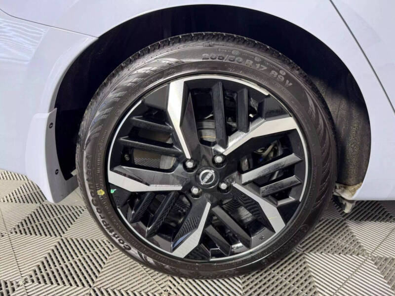 2025 Nissan Versa SR