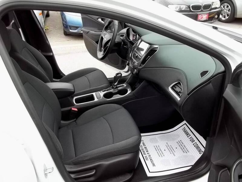 2017 Chevrolet Cruze LT Auto