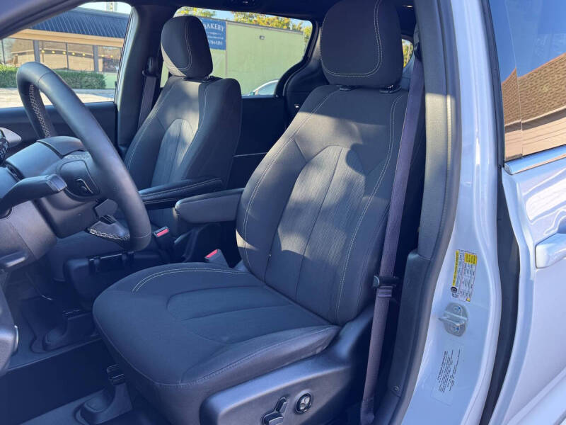 2024 Chrysler Pacifica Touring