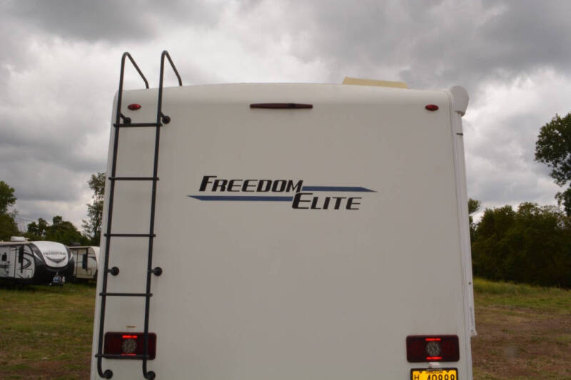 2021 Thor Motor Coach Freedom Elite