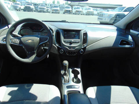 2017 Chevrolet Cruze LT Auto