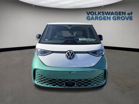 2025 Volkswagen ID. Buzz Pro S Plus 4Motion