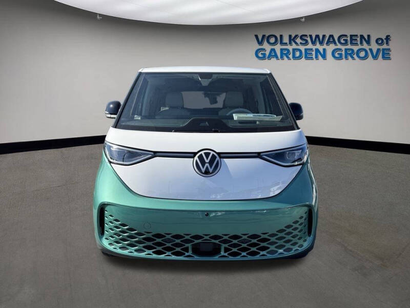2025 Volkswagen ID. Buzz Pro S Plus 4Motion