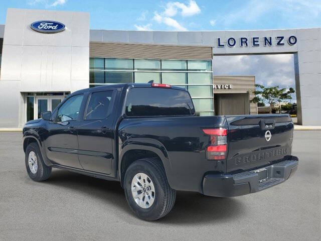 2024 Nissan Frontier SV