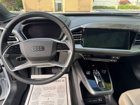 2024 Audi Q4 e-tron quattro Premium Plus 55