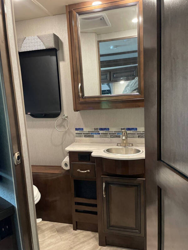 2021 Fleetwood RV Bounder