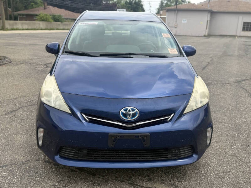 2012 Toyota Prius v Three