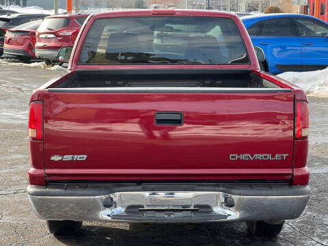 2002 Chevrolet S-10 LS