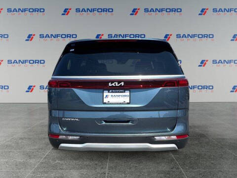 2024 Kia Carnival EX