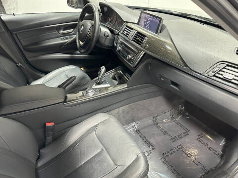 2012 BMW 3 Series 328i