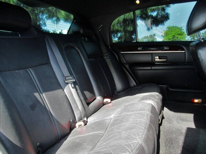 2011 Lincoln Town Car Executive L