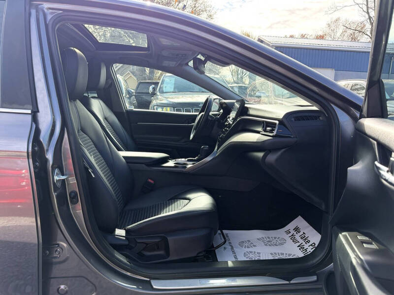 2023 Toyota Camry Hybrid SE