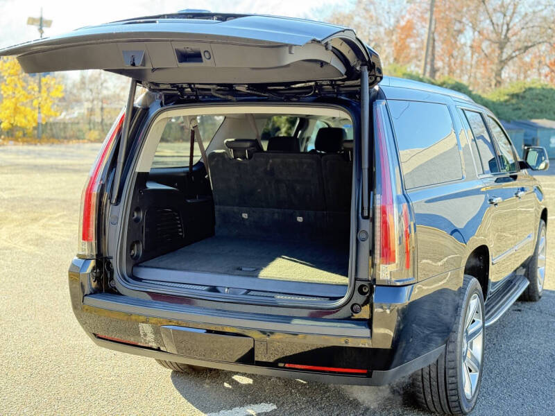 2019 Cadillac Escalade ESV Luxury