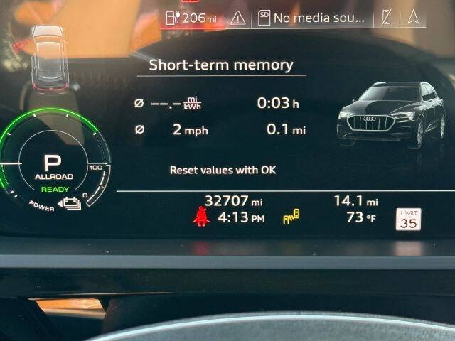 2019 Audi e-tron quattro Premium Plus