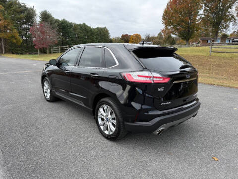2020 Ford Edge Titanium