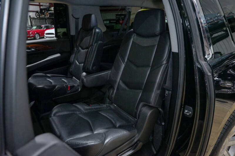 2018 Cadillac Escalade ESV Luxury