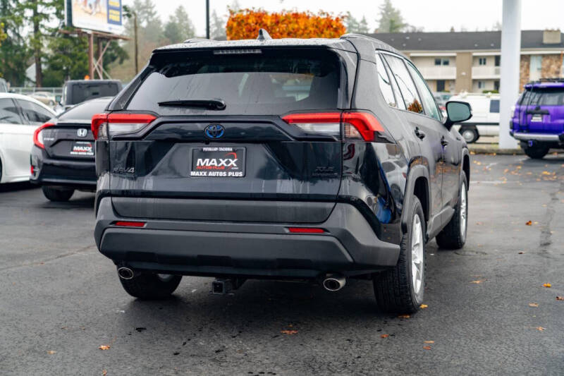 2020 Toyota RAV4 Hybrid XLE