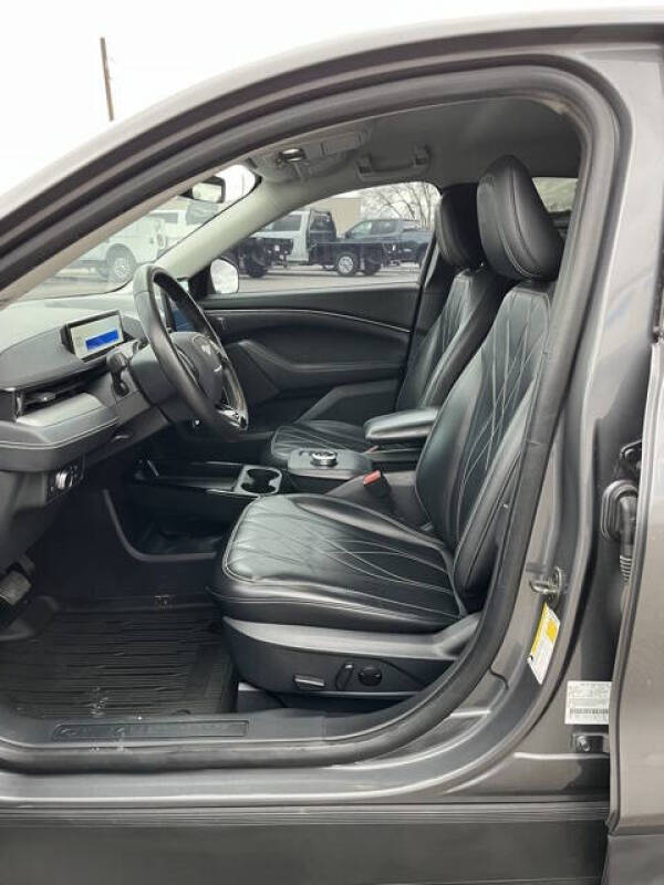 2021 Ford Mustang Mach-E Select