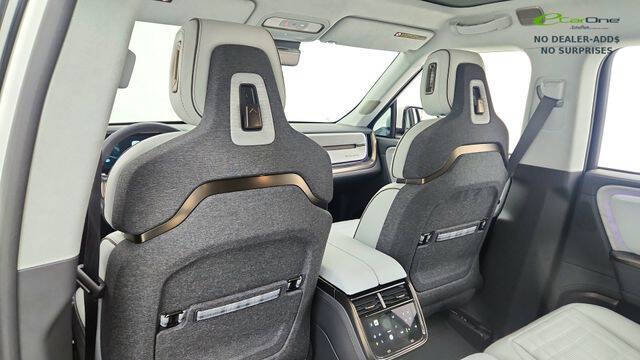 2025 Rivian R1S Ascend