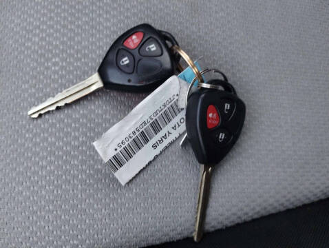 2014 Toyota Yaris 5-Door LE